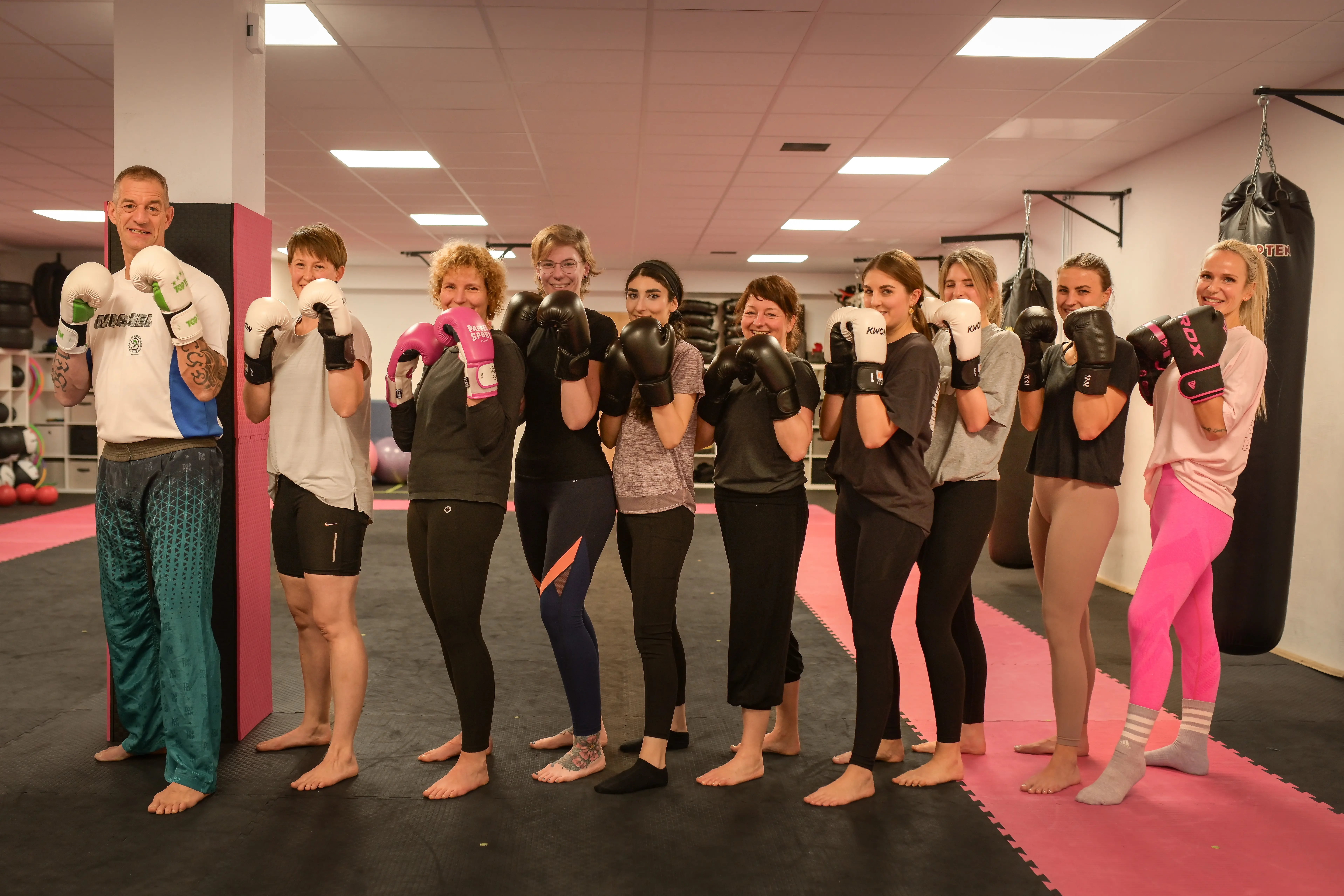 MICHEL´S Kickbox Arena, Frauen mit Boxhandschuhen